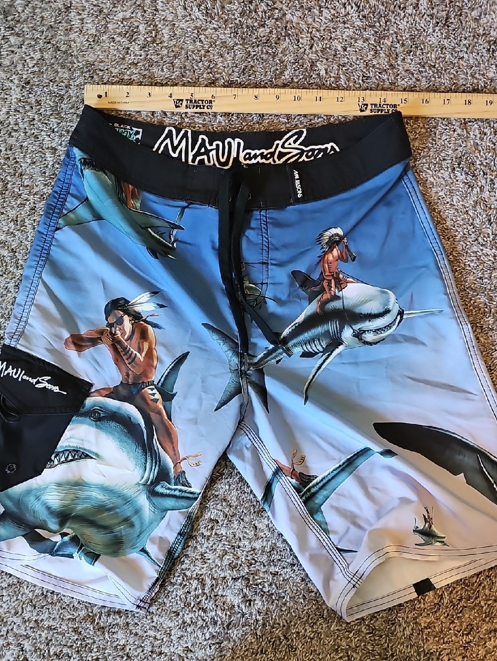 STUNNING MAUI AND SONS BOARD SHORTS AMERICAN INDIAN RIDING SHARK